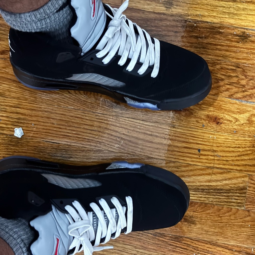 Jordan 5 metálica